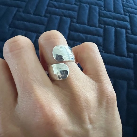 Silver Ring - Picture 5 of 8